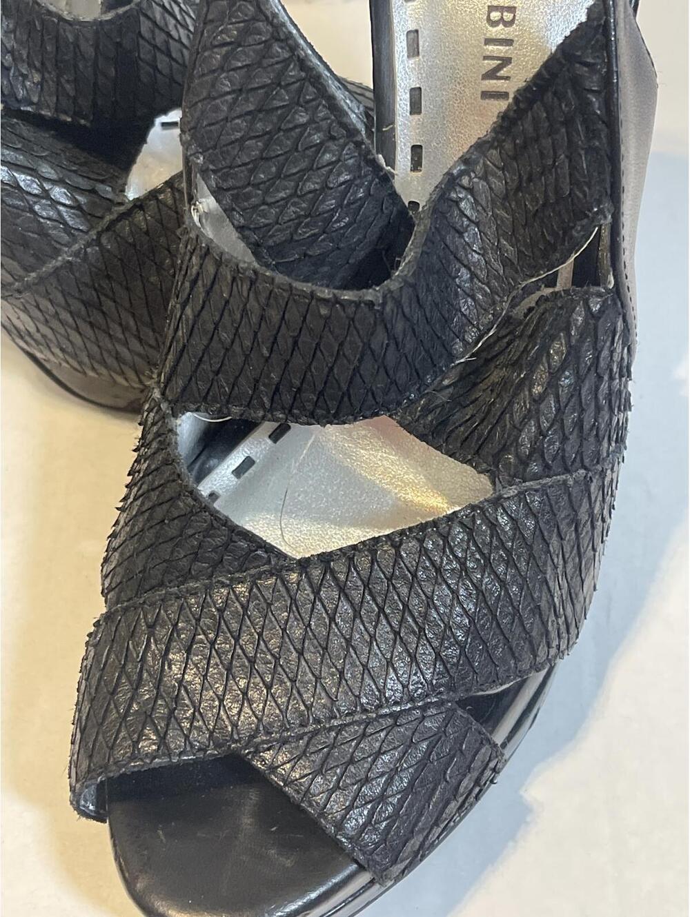 Gianni Bini Black Snakeskin Texture Strappy Heeled Sandals Buckle Strap Sz 7.5 - Picture 5 of 7